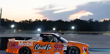 Carlos Novelo conquista el óvalo de Tulum