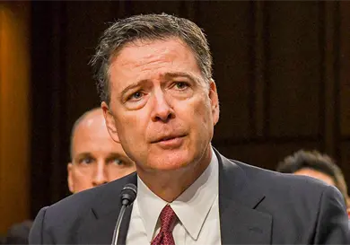 Giran orden de aprehensión contra exdirector de FBI