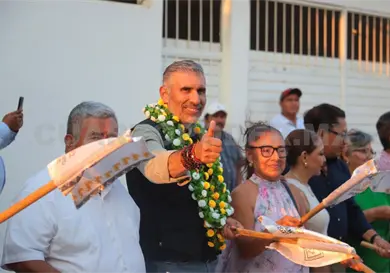 Dan banderazo de inicio a trabajos de una calle más