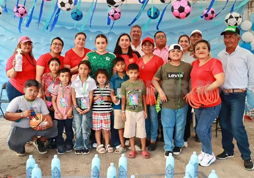 Realizan Mundialito del Día de las Niñas y los Niños