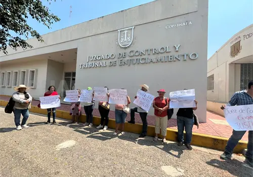 Protestan en Copainalá por retrasos judiciales