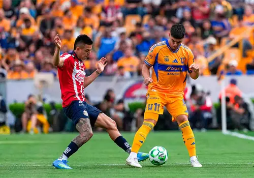 Tigres y Chivas buscarán dar el primer golpe