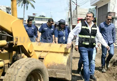 Instruye Yamil Melgar acelerar pavimentación