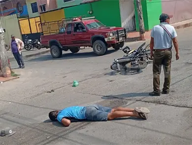 Muere joven tras violento choque de motocicletas