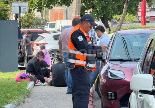 Se impacta por alcance en crucero de bulevar La Salle