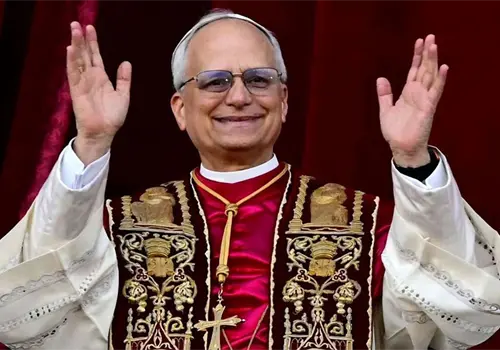Acusan al papa de poner en peligro a muchos católicos