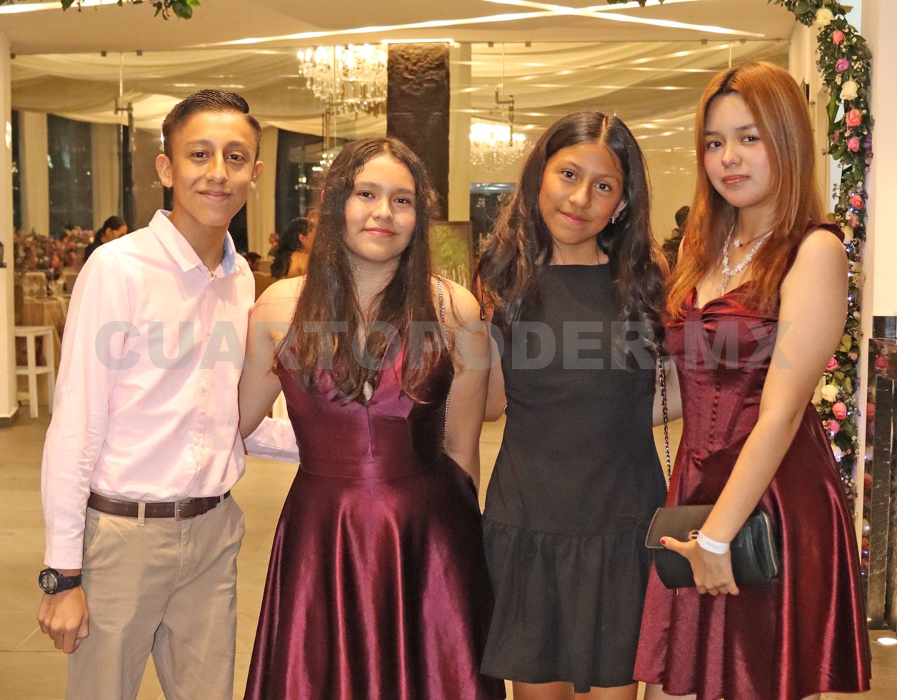 Johana brilla en sus XV años