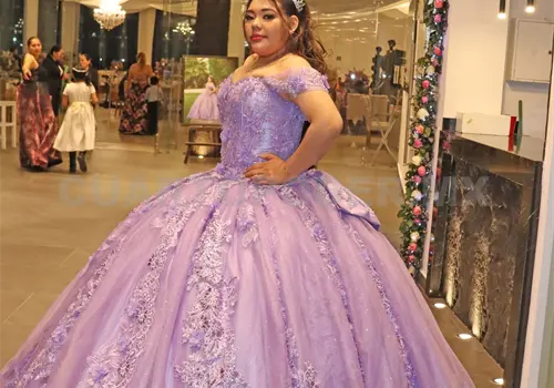 Johana brilla en sus XV años