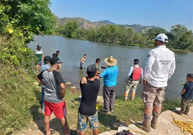Se ahoga en una poza al tratar de cruzar nadando