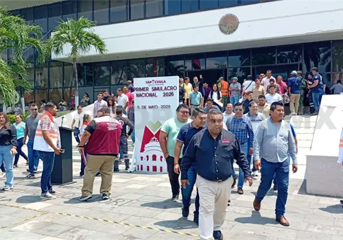 Ciudadanos se suman a simulacro en Tapachula