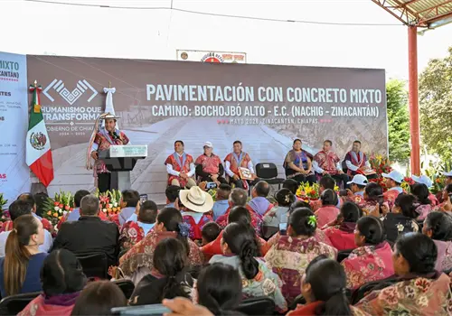 Llevan infraestructura vial y educativa a Zinacantán