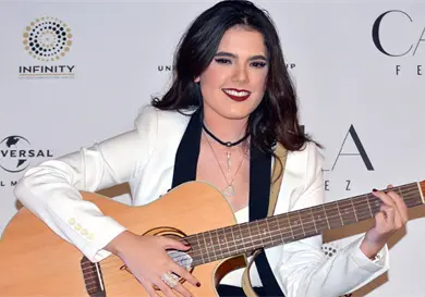 Camila Fernández se hace fuerte