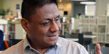 Fernández Granados recibirá Premio de Poesía