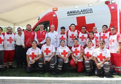 Realizan donación de ambulancias