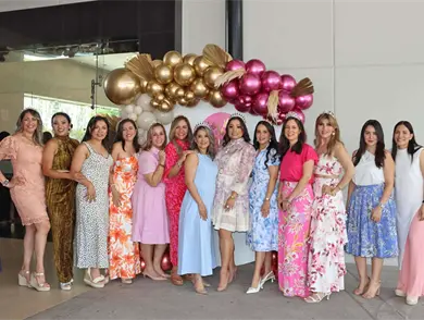 ¡Festejan a lo grande a mamá!