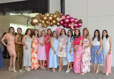 ¡Festejan a lo grande a mamá! ¡Festejan a lo grande a mamá!