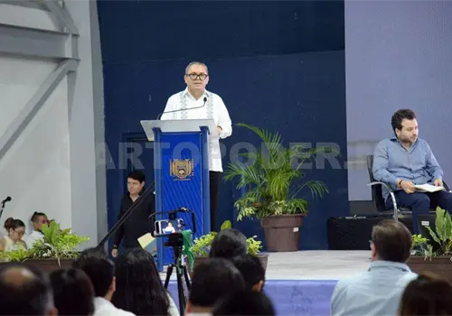 Realiza Unach foro Decidir en tiempos de IA