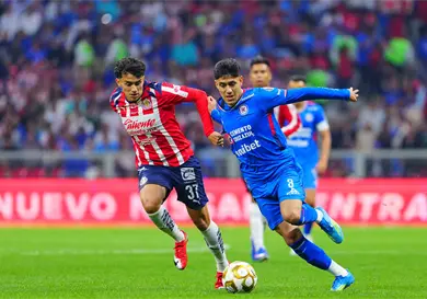 Cruz Azul y Chivas empatan en la ida