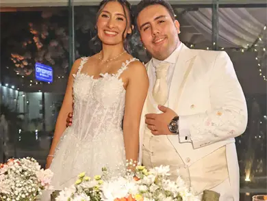 Charito y Óscar caminaron al altar