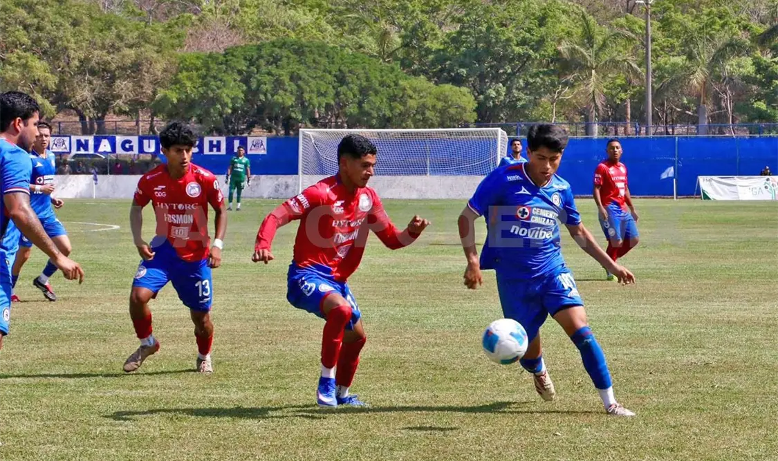 Los cementeros lograron una importante ventaja de dos anotaciones en el primer duelo de la final. Cortesía