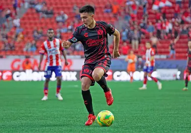 Gil Mora, el niño que juega sin miedo