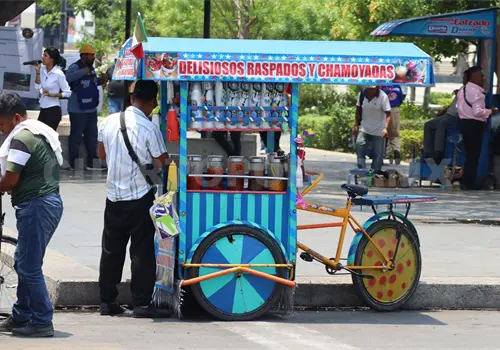 Calor dispara la venta de aguas y raspados