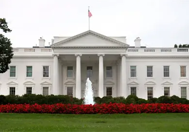 Casa Blanca llama “aliens” a migrantes