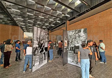 Presentan Rostros de la Multitud