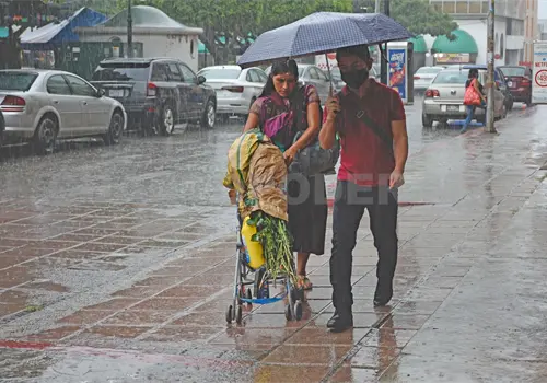 Comienza junio con amenaza de lluvias