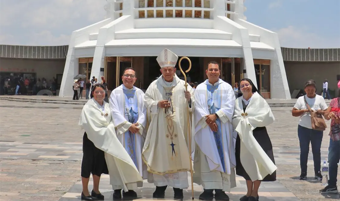 Los obispos encabezaron la celebración eucarística con motivo de la procesión hacia el templo de la Morenita del Tepeyac. Rafael Victorio / CP
