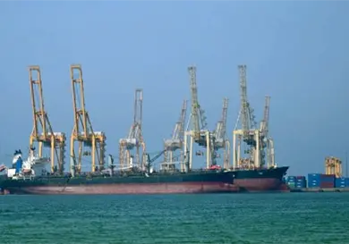 Buques de Irán con petróleo cruzan Ormuz