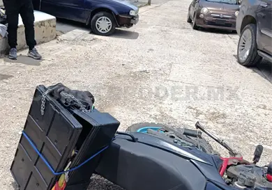 Choca cuando apenas salía de su vivienda