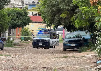 Mujer se ahorca con una soga en su casa