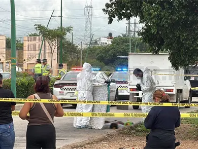 Unidad de carga aplasta y mata a adulto mayor