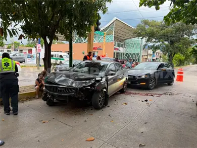 Semaforazo salda con lesionados