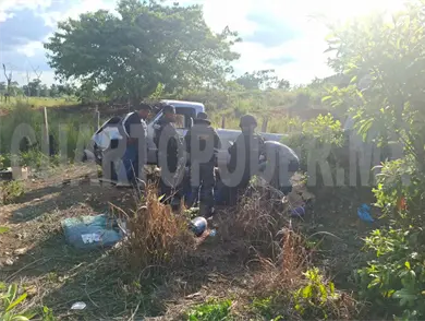 Sale del camino y acaba volcando