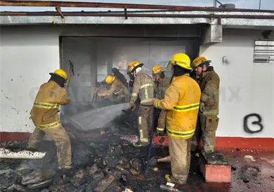 Posible corto causa incendio en carnicería