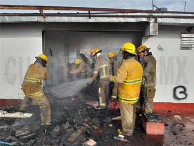 Posible corto causa incendio en carnicería