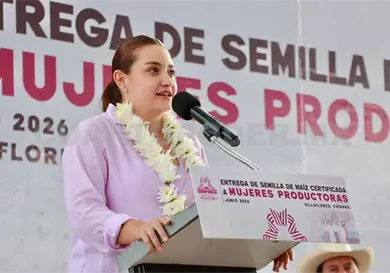 Valeria Rosales encabeza entrega de semillas