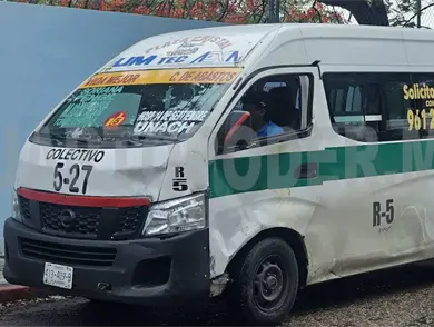 Embiste colectivo a motorista y lo manda al hospital