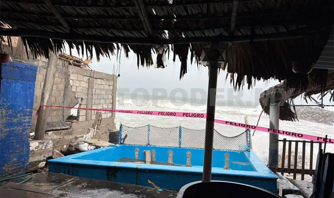 Propietarios de las palapas afectadas solicitaron la ayuda urgente de las autoridades. Víctor Sánchez / CP