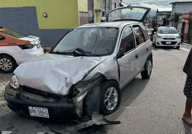 Pick up se estampa contra un compacto