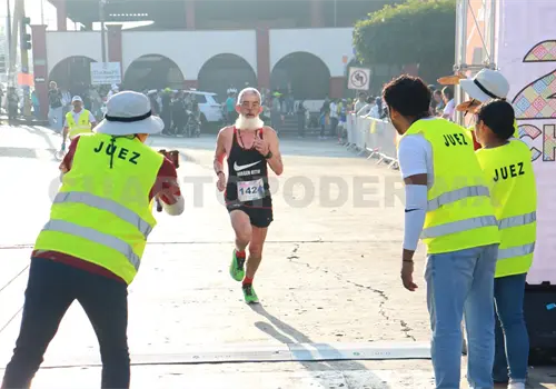 Presentan Corriendo por un Sueño Genuino