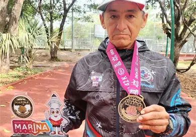 Óscar de los Santos sube al podio en Mérida