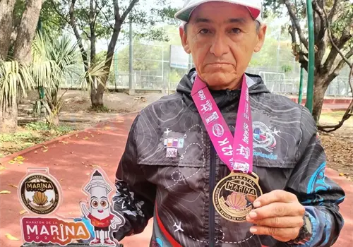 Óscar de los Santos sube al podio en Mérida
