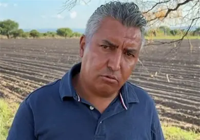 Alcalde es exhibido consumiendo alcohol