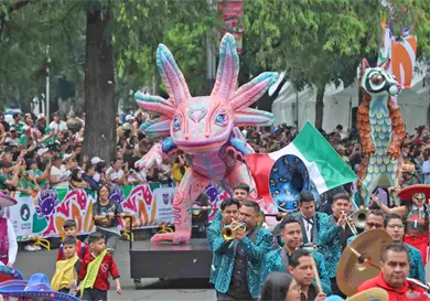 Realizan Desfile Mundialista en Paseo de la Reforma