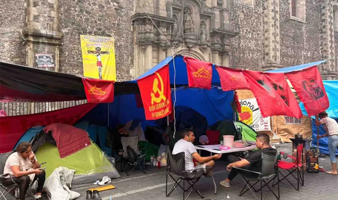 El magisterio disidente insistió en que no levantará el paro mientras no existan respuestas concretas a sus demandas centrales. El Universal