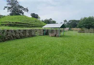 Lugares turísticos permanecen en el olvido