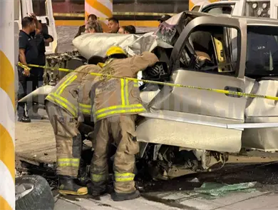 Dormita al volante y se estampa en paredón
